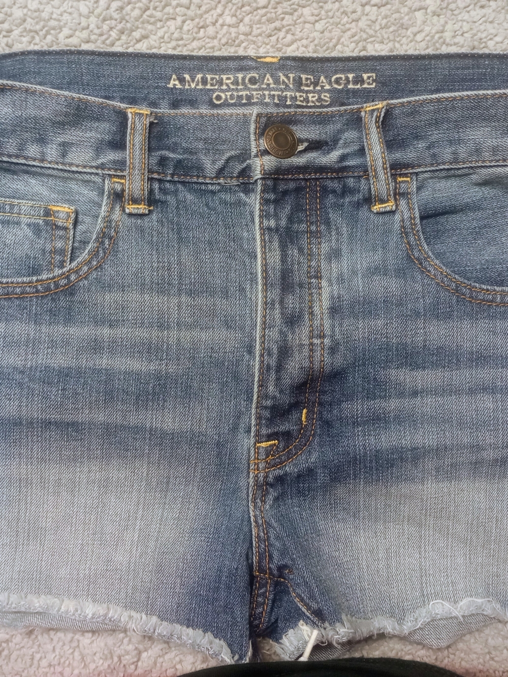 American Eagle Outfitters WOMANS BUTTON UP SIZE 8 SHORTS